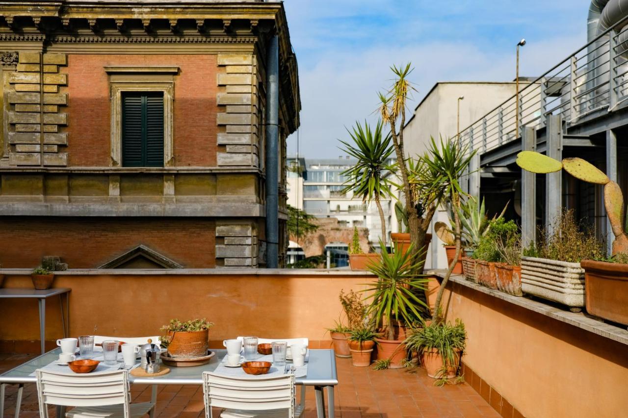 Spacious Apartment With Big Terrace At Colosseum ローマ エクステリア 写真
