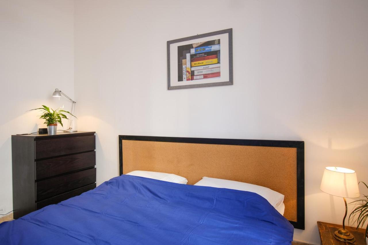 Spacious Apartment With Big Terrace At Colosseum ローマ エクステリア 写真